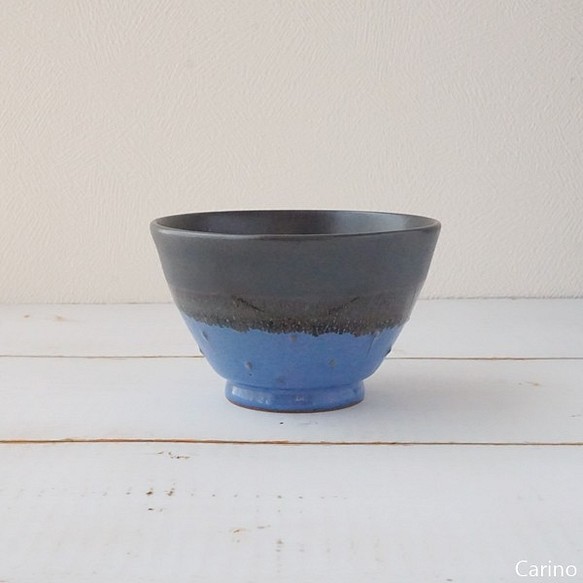 お茶碗・飯椀(黒×青) 1枚目の画像