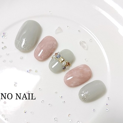 36 くすみカラーのビジューリボンネイル ネイルチップ ネイルシール Lino Nail 通販 Creema クリーマ ハンドメイド 手作り クラフト作品の販売サイト