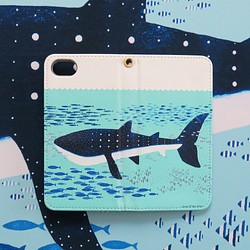 ジンベエザメの海：iPhone（※Android機種）対応・帯なし手帳型スマホケース ＜受注後制作＞ 1枚目の画像