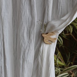 soeru ― 花を添える　木製カーテンアクセサリー　タモ国産材　トリ 1枚目の画像