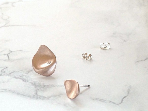 【SV925+K10】flower shower : Pierced Earrings （rose/diamond） 第1張的照片