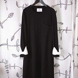 “銷售”雙色調絲帶袖連衣裙 第1張的照片