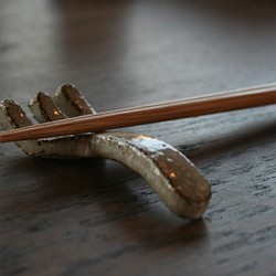 フォークとスプーンの箸置（ブルー×ホワイト） 4枚目の画像