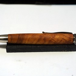 花梨　ストレスカーリー　日本人の好きな木　プラチナメッキ金具　芯の繰り出し両方向　ジェットストリーム芯 1枚目の画像