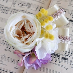 白玫瑰和含羞草（紫色）＃135絲帶胸花 第1張的照片