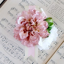 [免費送貨非標準尺寸的郵件！ ]粉色大麗花和白色繡球絲帶胸花＃138 第1張的照片