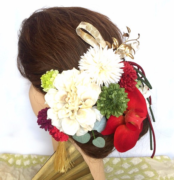 ダリア と 胡蝶蘭 髪飾り 選べるタッセルとオマケのリボン 着物 結婚式 成人式