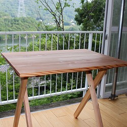 93cm✕40cm高さ70cm　頑丈杉無垢板のシンプルな折りたたみテーブル机 1枚目の画像