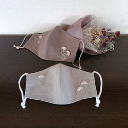 お洒落刺繍マスク　ベルギーリネン　　(矢車草) 1枚目の画像