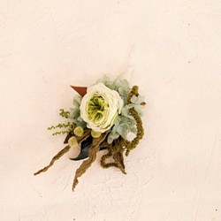 プリザーブドフラワー森のグリーンのコサージュ 1枚目の画像