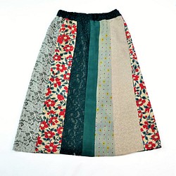 着物とレースのスカート：椿模様（緑・グレー）　着物リメイク　送料無料　1809s03 1枚目の画像