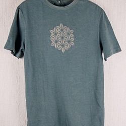 草木染　ヘンプ/オーガニックコットンのTシャツ　　麻の葉　灰　メンズMサイズ 1枚目の画像