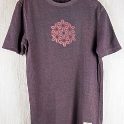 草木染　ヘンプ/オーガニックコットンのTシャツ　　麻の葉　紫　メンズMサイズ 1枚目の画像