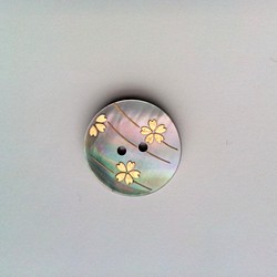 蒔絵付き黒蝶貝ボタン 春風 2.5cm 1枚目の画像
