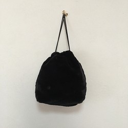 ファー巾着バッグ（ブラック） 1枚目の画像