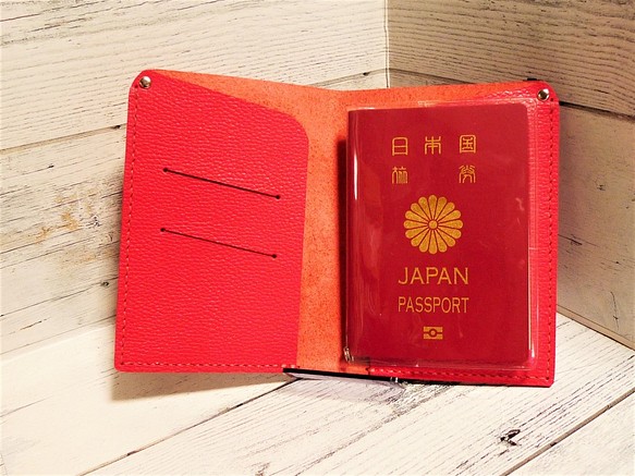 「受注制作」パスポートケース　ローズピンクレッドのシュリンクレザー 1枚目の画像