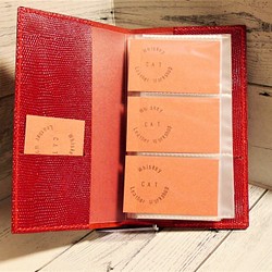 「受注制作」レザー大容量カードケース　６０枚収納　オレンジレッドリザード型押し革 1枚目の画像