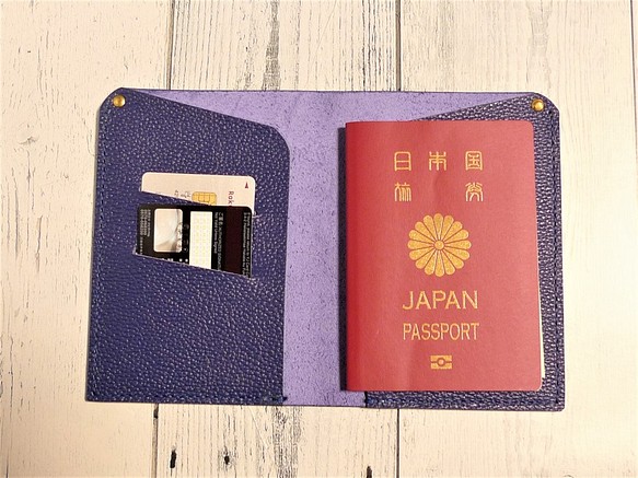 パスポートケース　ダークブルーシュリンクレザー 1枚目の画像