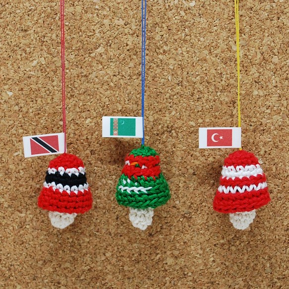 万国きのこ　世界の国旗モチーフのきのこストラップ　トリニダード・トバゴ&トルクメニスタン&トルコの３個セット 1枚目の画像