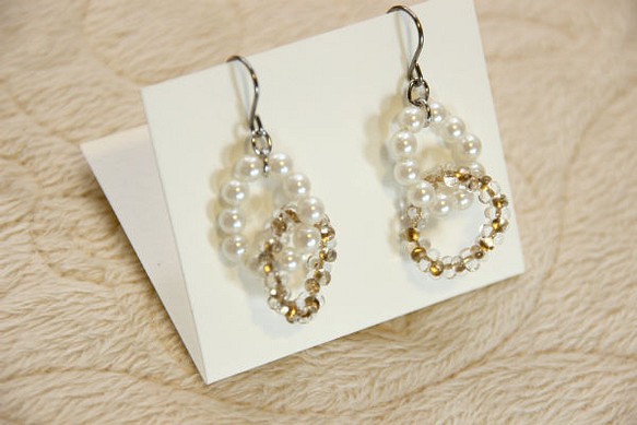pearl × crystal gold pierce