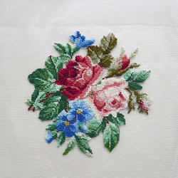 プチポアン　刺繍シート　バラとブルーの花 1枚目の画像