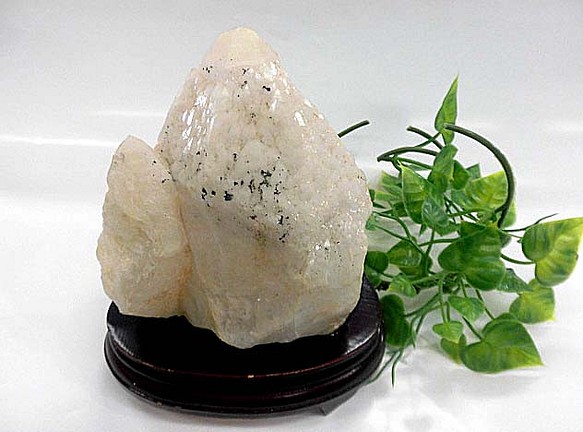 天然石 マダガスカル産 カテドラル水晶クラスター 台座付 200720585