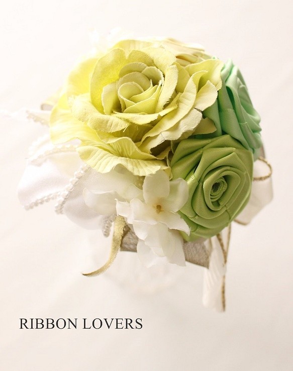 縁起の良いリボンの薔薇のフラワーペン(イエローグリーン系) 1枚目の画像