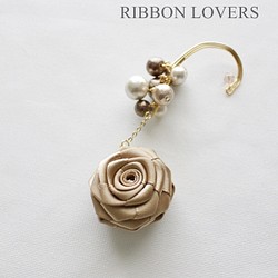 リボンの薔薇の薔薇のイヤーフック(ｇ/ｇ①) 1枚目の画像