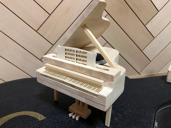 “新”鋼琴型無線WoodSpeaker（兼容藍牙的♪可充電的♪） 第1張的照片