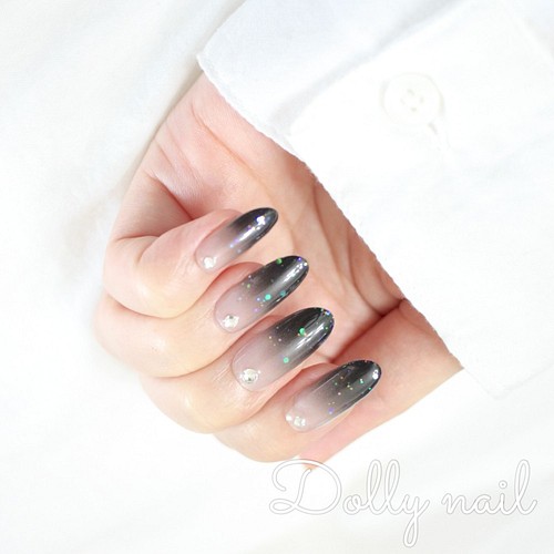 オーバル シンプル黒グラデーションネイル ネイルチップ ネイルシール Dolly Nail 通販 Creema クリーマ ハンドメイド 手作り クラフト作品の販売サイト