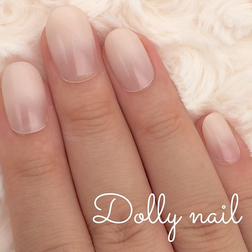 ショートオーバル マシュマロベージュのグラデネイル ネイルチップ ネイルシール Dolly Nail 通販 Creema クリーマ ハンドメイド 手作り クラフト作品の販売サイト