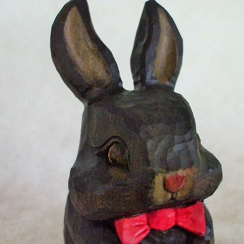 ♪可愛い黒ウサギちゃんの木彫り置物♪大サイズ 置物 zizimomo 通販 