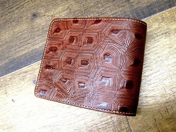Real leather wallet/Embossed Leather/Turtle Pattern Brown 第1張的照片