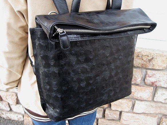 Real leather backpack/Embossing leather/Turtle pattern 第1張的照片