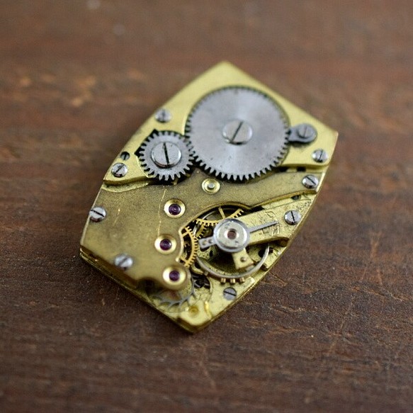 時計　ムーブメント　真鍮カラー　（E2） 1枚目の画像