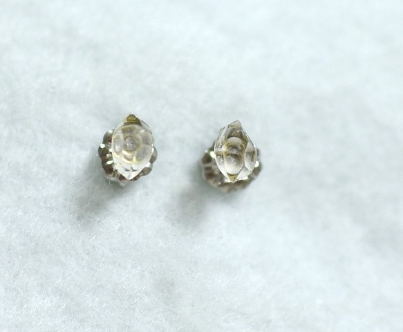（1点もの）ハーキマーダイヤモンドのスタッドピアス・S（チタンポスト） 1枚目の画像