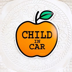 車用マグネット child in car 「リンゴおれんじ」チャイルドインカー 1枚目の画像