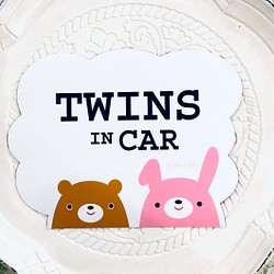 車用ステッカー　twins in car 「モクモクふたごうさぎくま」ベビーインカー ツインズ　双子　 1枚目の画像