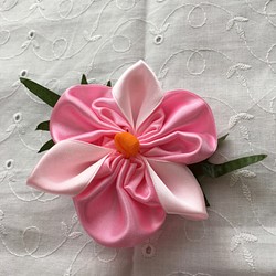 春の桜色コサージュ 1枚目の画像