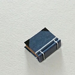 指先サイズのハードカバー豆本　（灰青） 1枚目の画像