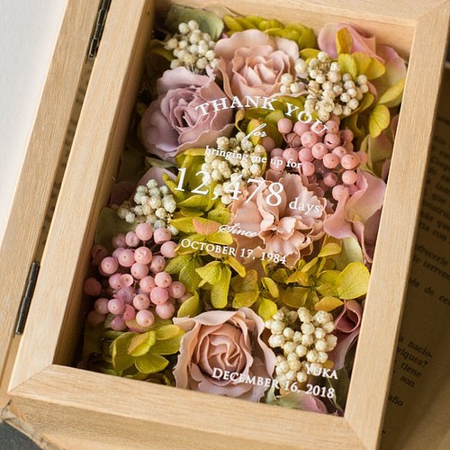 育兒感謝狀 粉紅玫瑰x綠色自然花寫真盒 父母禮物 父母禮物 其他客製化mille La Chouette 的作品 Creemaー來自日本的手作 設計購物網站