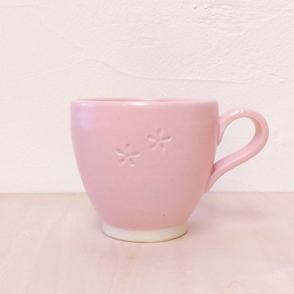 小花のマグカップ・大（桜色） 1枚目の画像