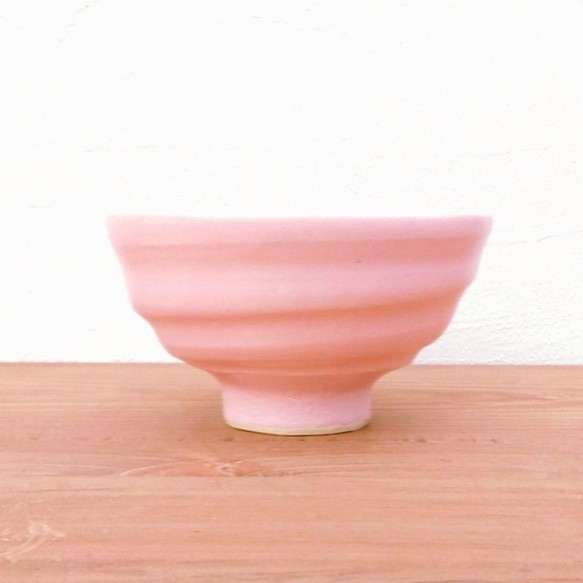 ろくろ目のご飯茶碗（桜色） 1枚目の画像