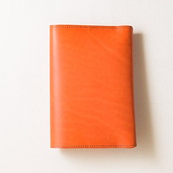 文庫本ブックカバーB2　日本のモノづくりを育てるブックカバー　イタリアンレザー：オレンジ 1枚目の画像