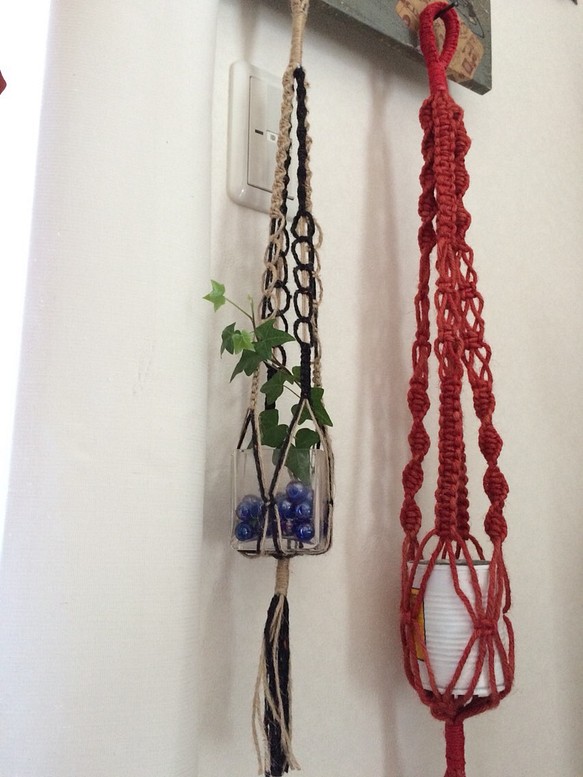 麻紐と毛糸のプラントハンガー 1枚目の画像