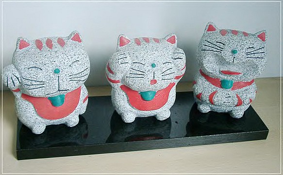 御影石・手彫り招き猫三奏隊（ 限定1セット限り） 1枚目の画像