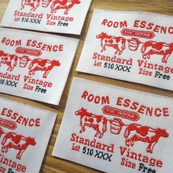 刺繍タグ　牛　RED　５枚セット 1枚目の画像