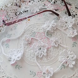 純白のお花メガネホルダー・レース編み 1枚目の画像
