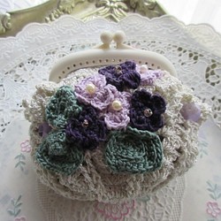 紫陽花のがま口ポーチ・レース編み・リボン添え 1枚目の画像