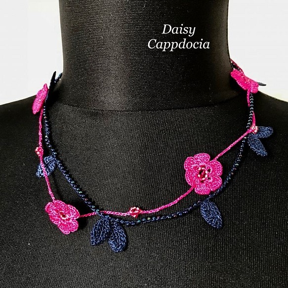 トゥーオヤレース　刺繍のネックレス　マリー　ピンク 1枚目の画像